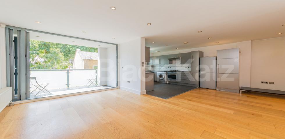 			STUNNING SPACIOUS LIVE WORK STUDIO APARTMENT, 1 Bedroom, 1 bath, 1 reception Flat			 Bethnal Green Road , BETHNAL GREEN-SHOREDITCH 